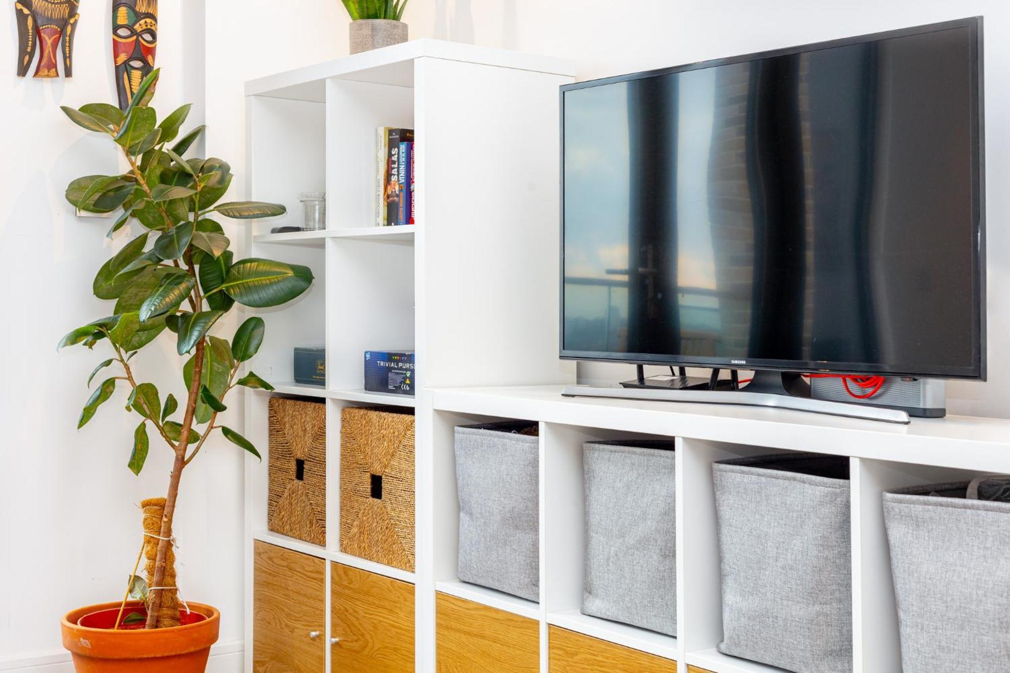 Appartamento Sensational 2br Wviews & Balcony In Wandsworth Londra